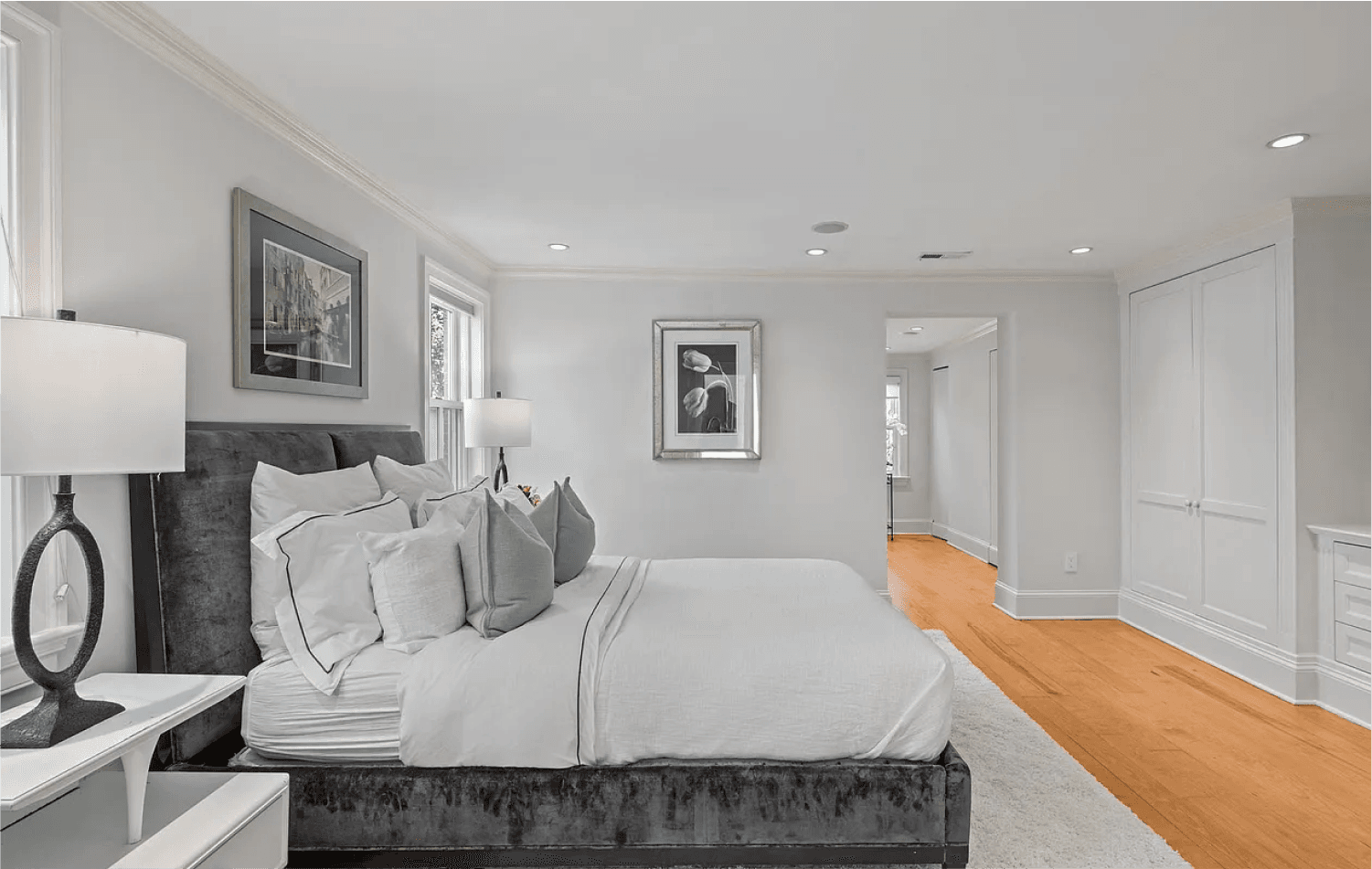 TIMELESS CHARM RESIDENCE