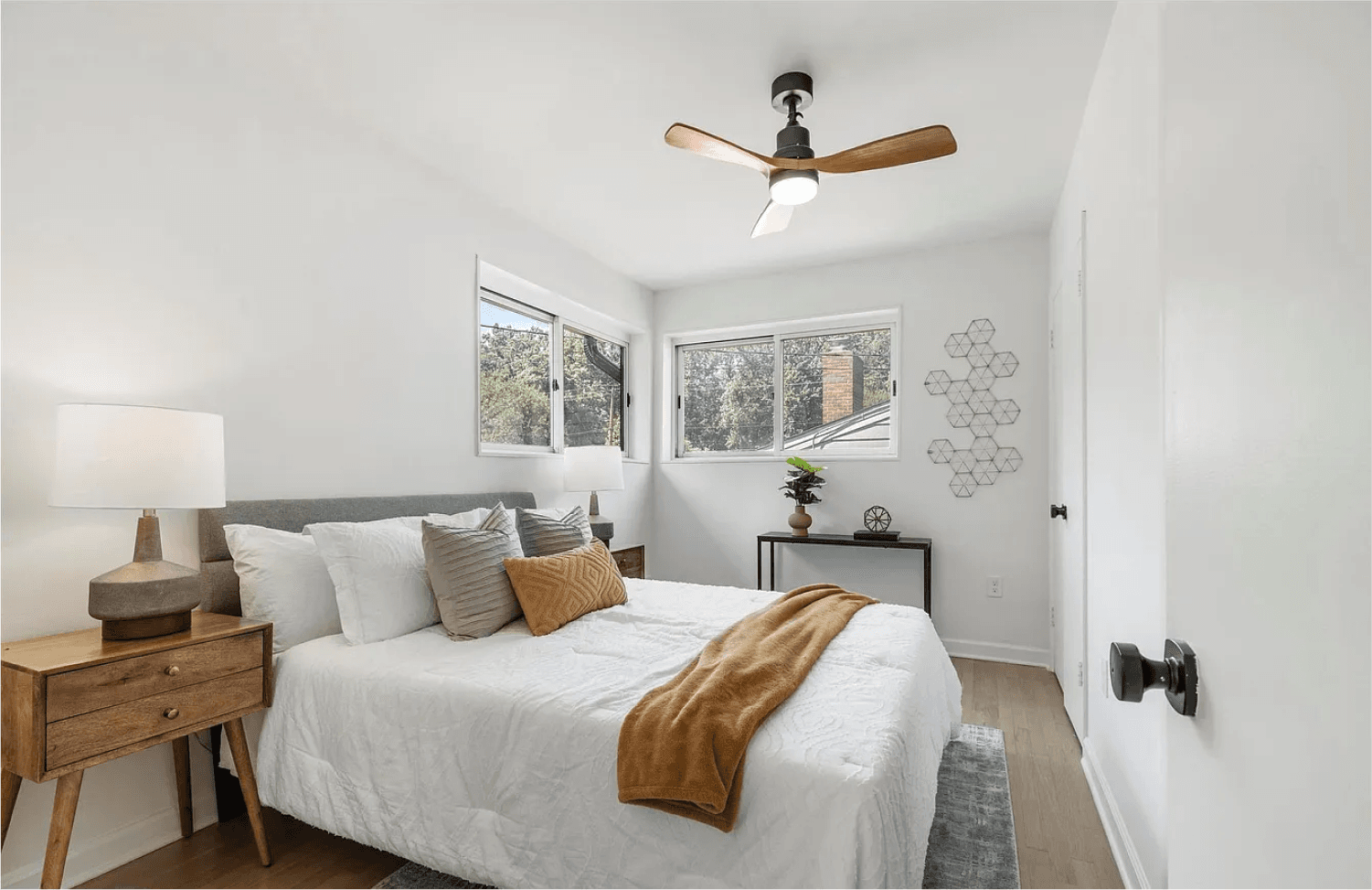 MODERN ELEGANCE HOME